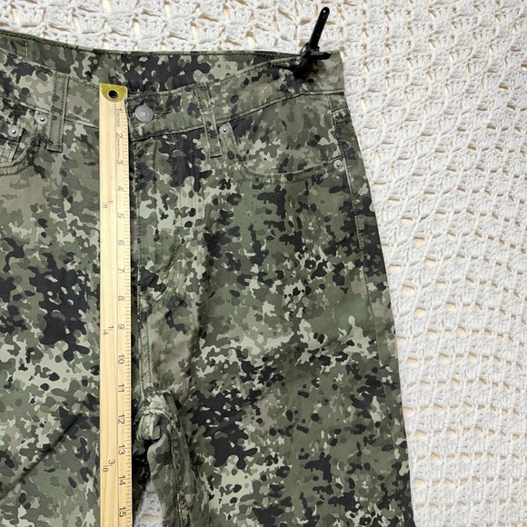 Levis 469 Loose Shorts Jeans Mens W30 L12 Olive Green Camo Camouflage 100%Cotton - Picture 7 of 12